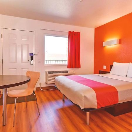 Key Inn Macedonia Екстер'єр фото