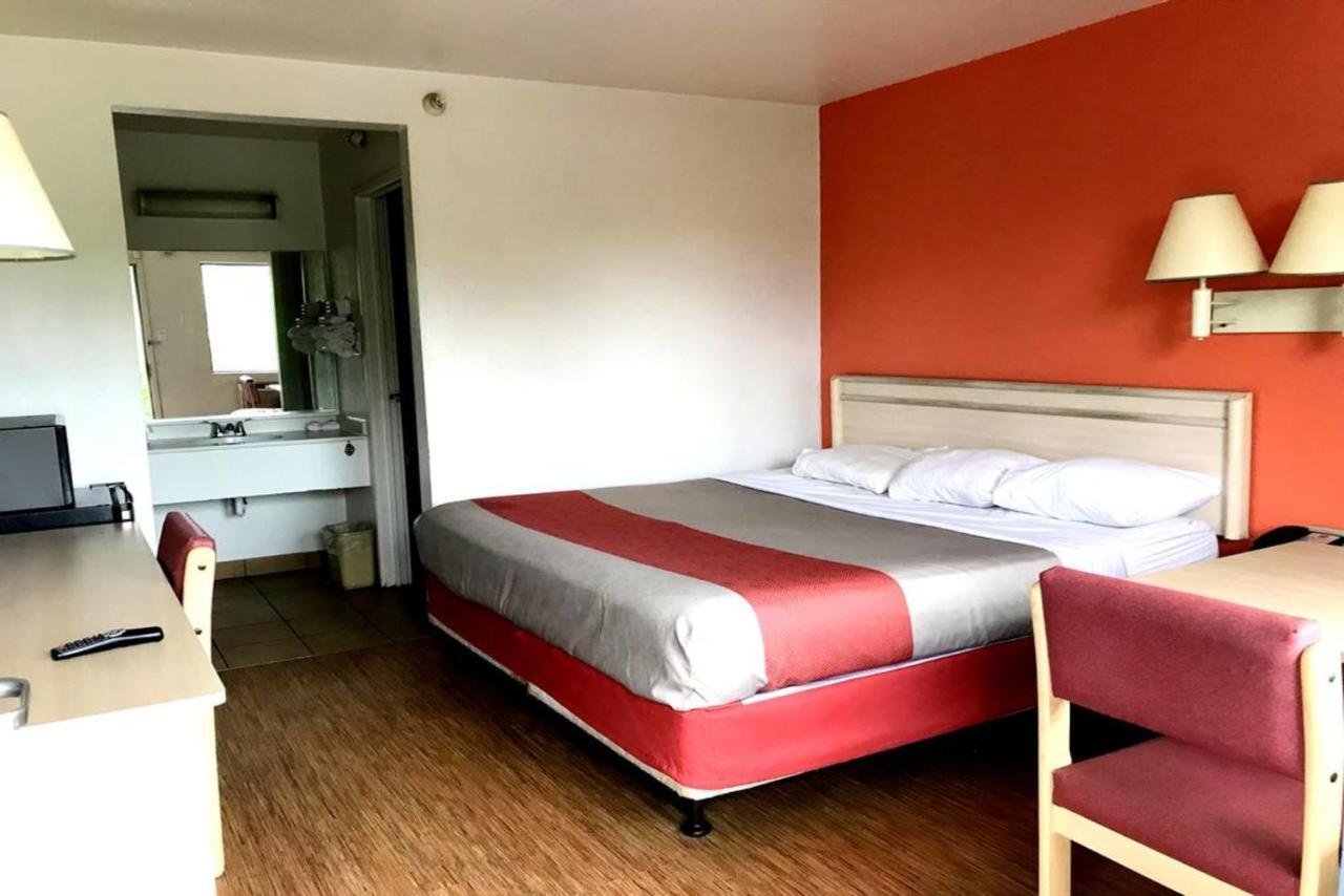 Key Inn Macedonia Екстер'єр фото