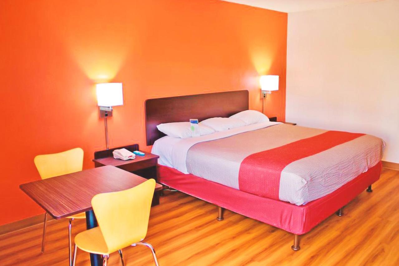 Key Inn Macedonia Екстер'єр фото