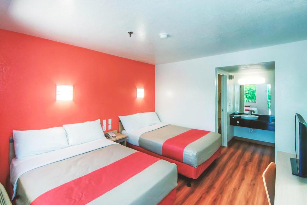 Key Inn Macedonia Екстер'єр фото