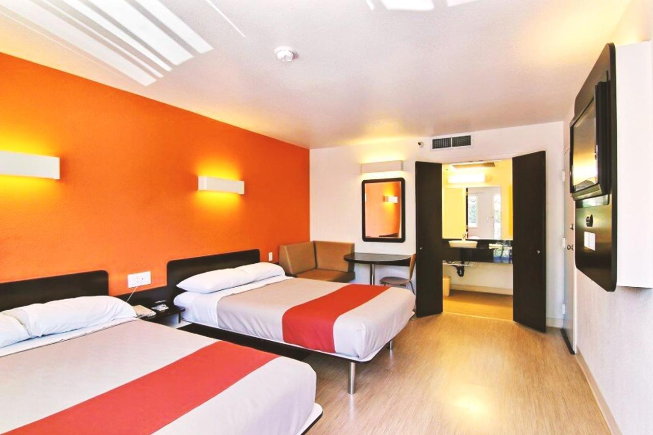 Key Inn Macedonia Екстер'єр фото